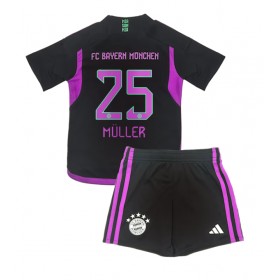 Bayern Munich Thomas Muller #25 Borta Kläder Barn 2023-24 Kortärmad (+ Korta byxor)